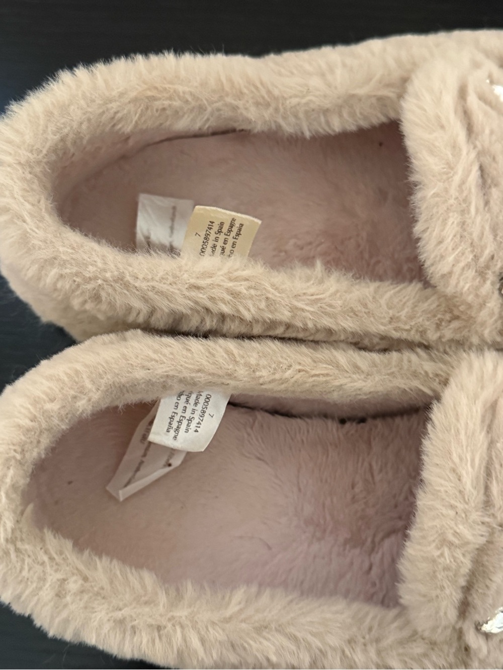 FREE PEOPLE SLIPPERS
*3rd picture is true color. - Picture 4 of 8